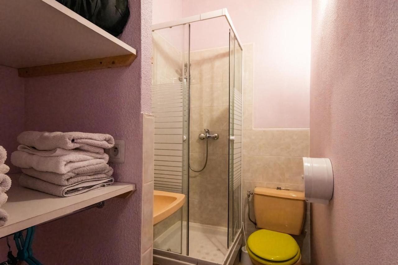 Hotel De La Gare Latresne Екстериор снимка