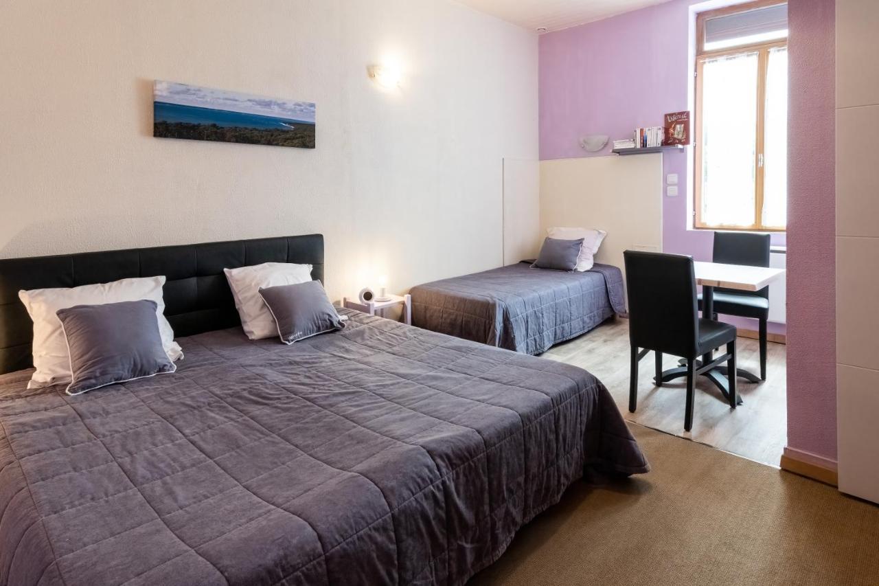 Hotel De La Gare Latresne Екстериор снимка