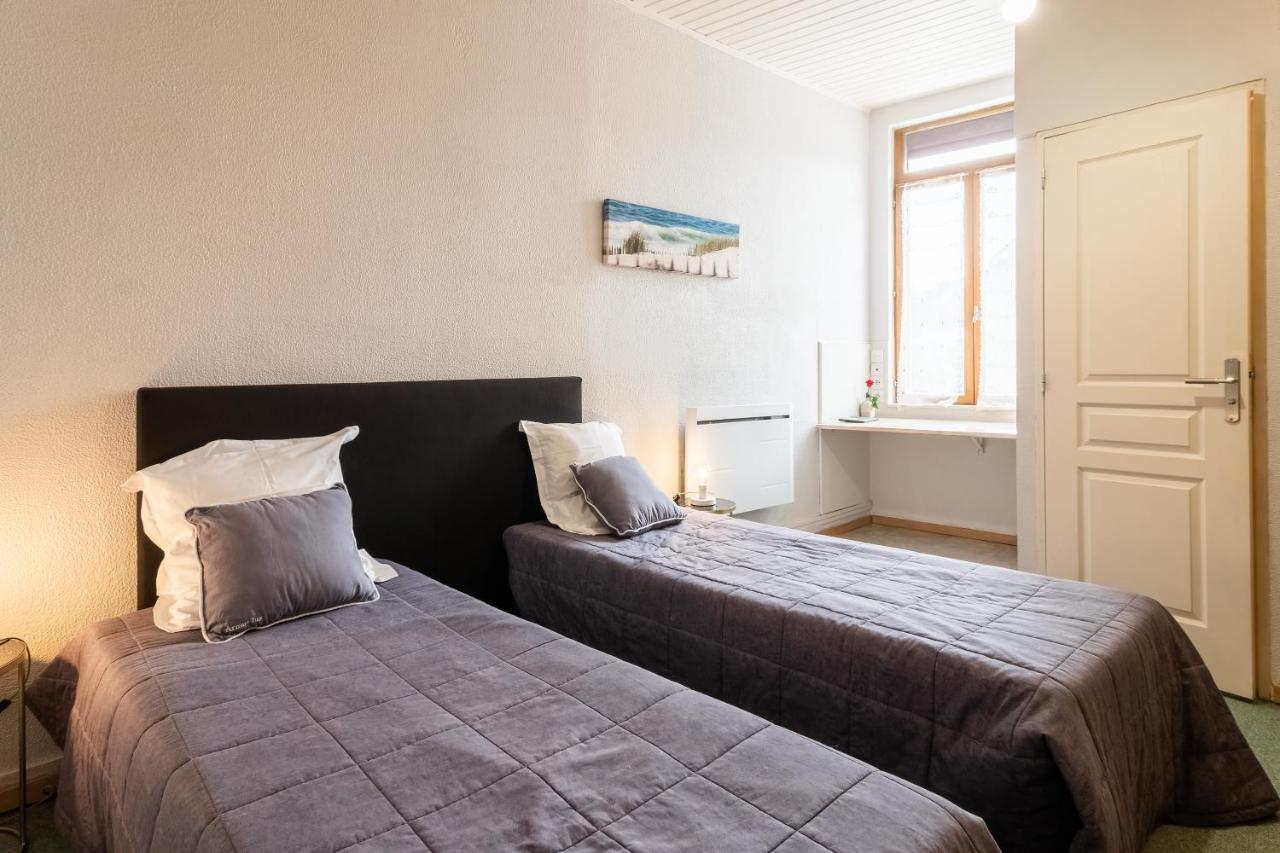 Hotel De La Gare Latresne Екстериор снимка