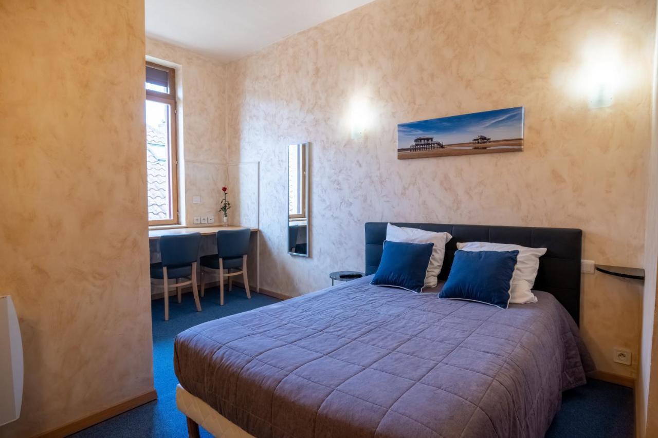 Hotel De La Gare Latresne Екстериор снимка